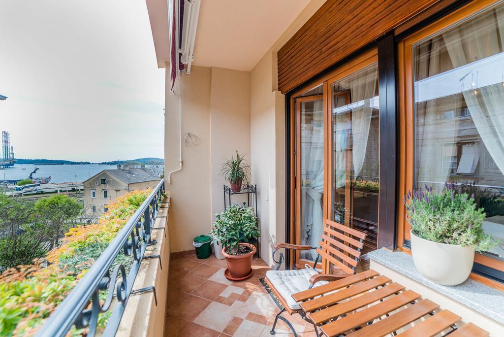 Apartment Aquileia พูลา ภายนอก รูปภาพ