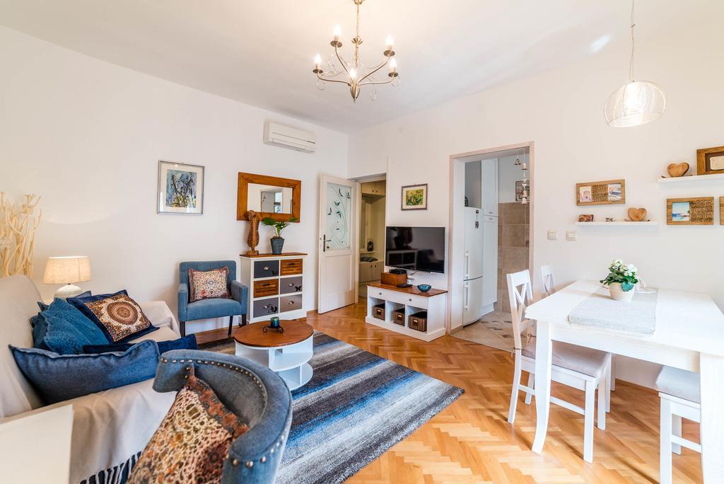 Apartment Aquileia พูลา ภายนอก รูปภาพ